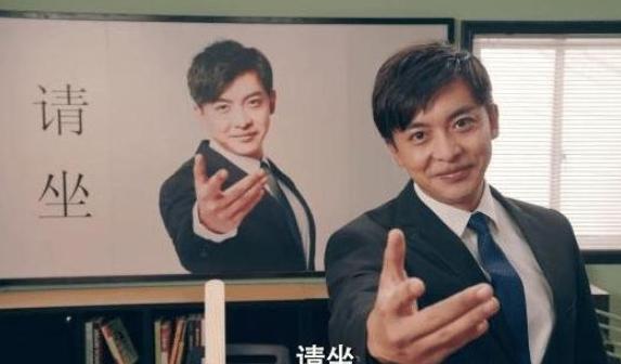 李佳航热血演绎新剧，荧屏魅力再现精彩瞬间