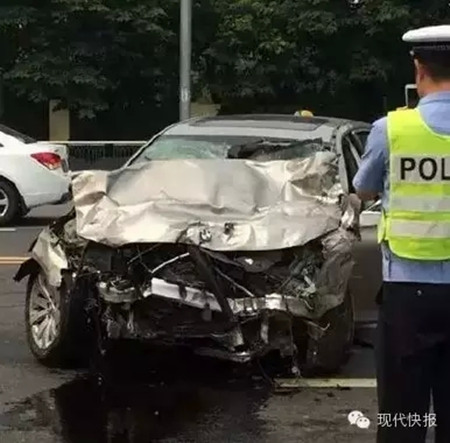 南京车祸悲剧瞬间引发城市共鸣关注